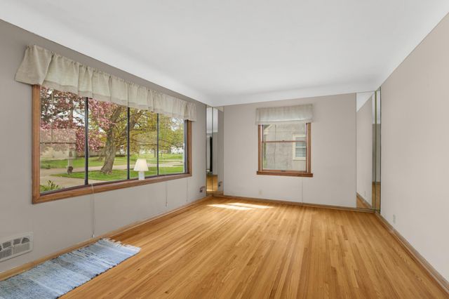 3908 Hayes Street NE, Columbia Heights, MN 55421