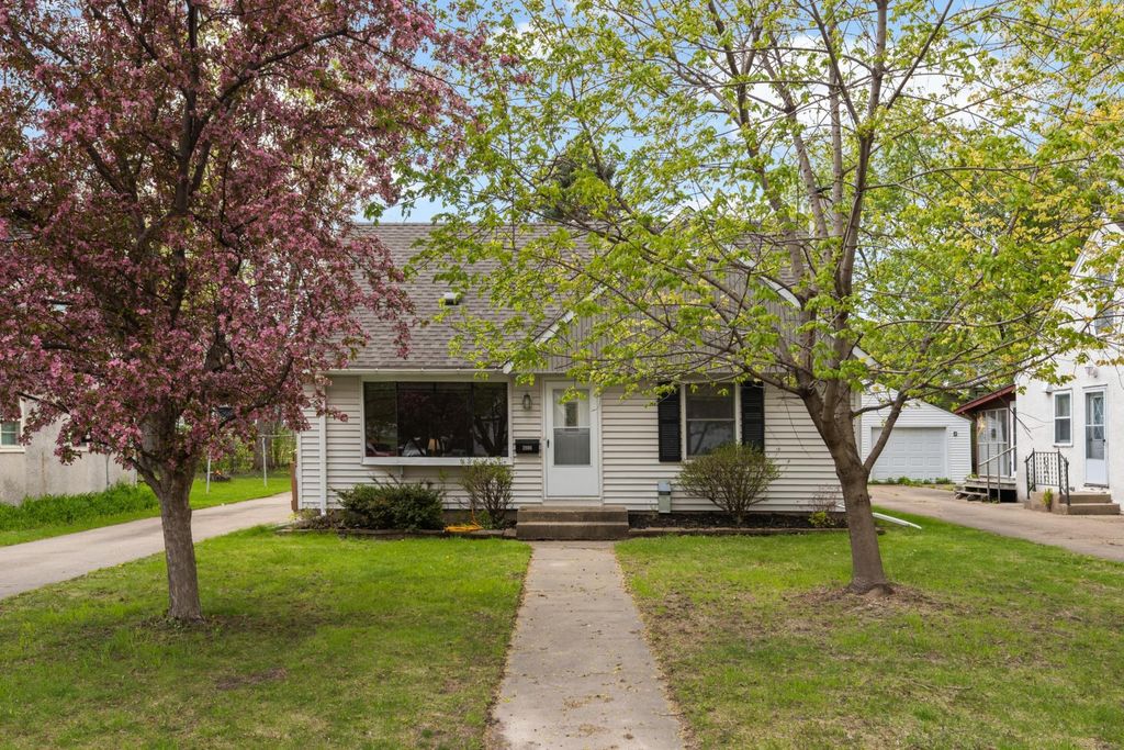 3908 Hayes Street NE, Columbia Heights, MN 55421