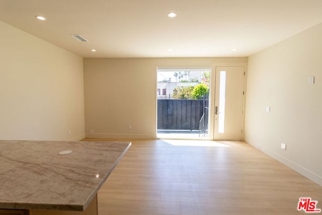 821 S Muirfield Road, Los Angeles, CA 90005