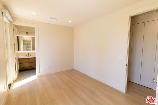821 S Muirfield Road, Los Angeles, CA 90005