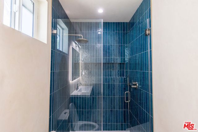 821 S Muirfield Road, Los Angeles, CA 90005