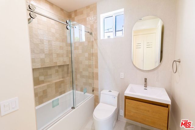 821 S Muirfield Road, Los Angeles, CA 90005