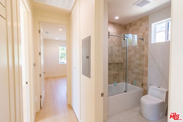 821 S Muirfield Road, Los Angeles, CA 90005