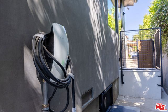 821 S Muirfield Road, Los Angeles, CA 90005