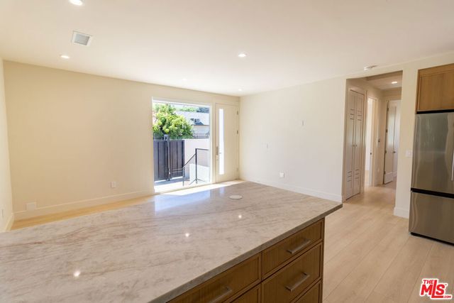 821 S Muirfield Road, Los Angeles, CA 90005