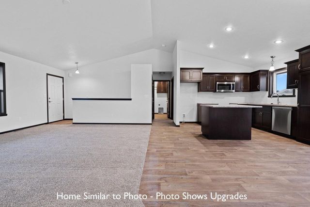 1274 PUTNAM DRIVE, Pulaski, WI 54162