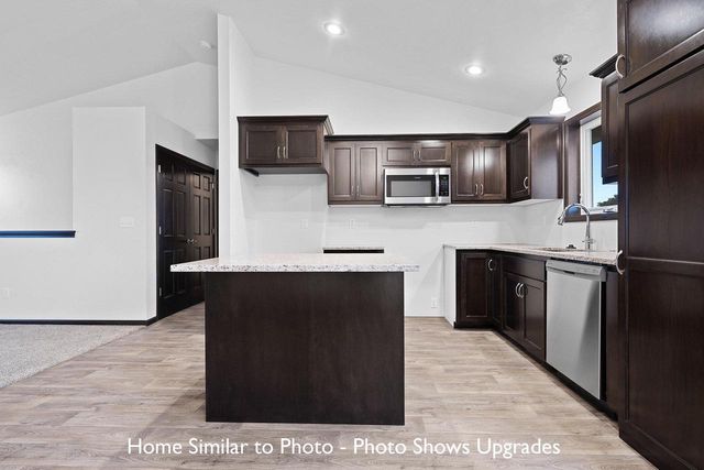 1274 PUTNAM DRIVE, Pulaski, WI 54162
