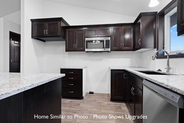 1274 PUTNAM DRIVE, Pulaski, WI 54162
