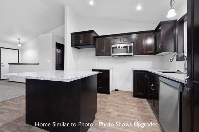 1274 PUTNAM DRIVE, Pulaski, WI 54162