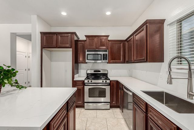 390 W Wisteria Place, Chandler, AZ 85248