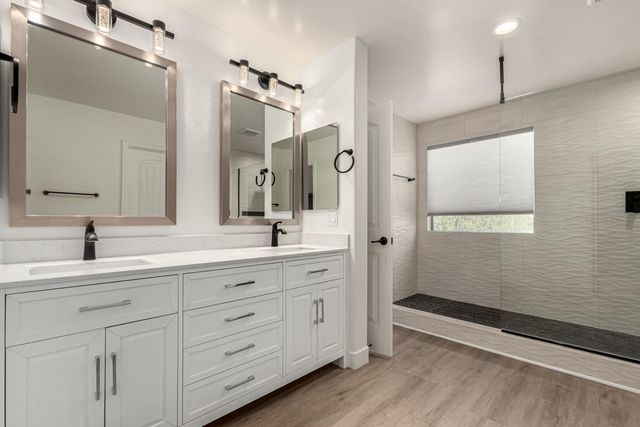 390 W Wisteria Place, Chandler, AZ 85248
