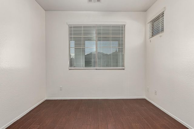 390 W Wisteria Place, Chandler, AZ 85248