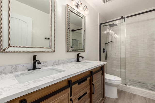 390 W Wisteria Place, Chandler, AZ 85248