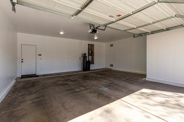 390 W Wisteria Place, Chandler, AZ 85248