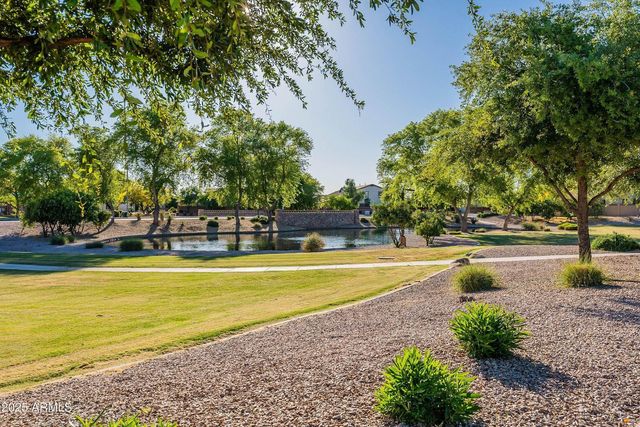 390 W Wisteria Place, Chandler, AZ 85248