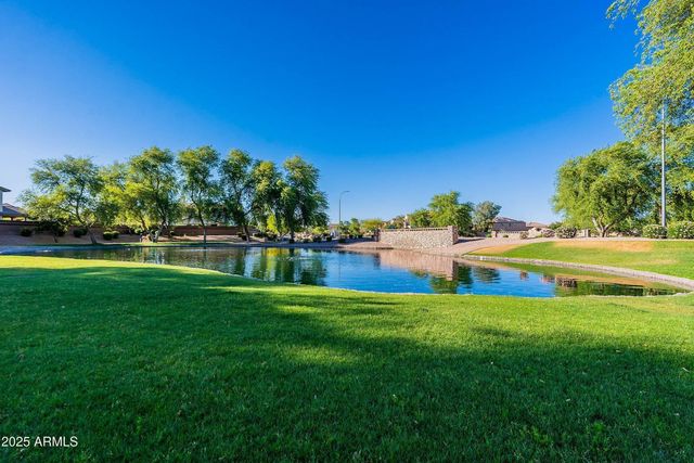 390 W Wisteria Place, Chandler, AZ 85248