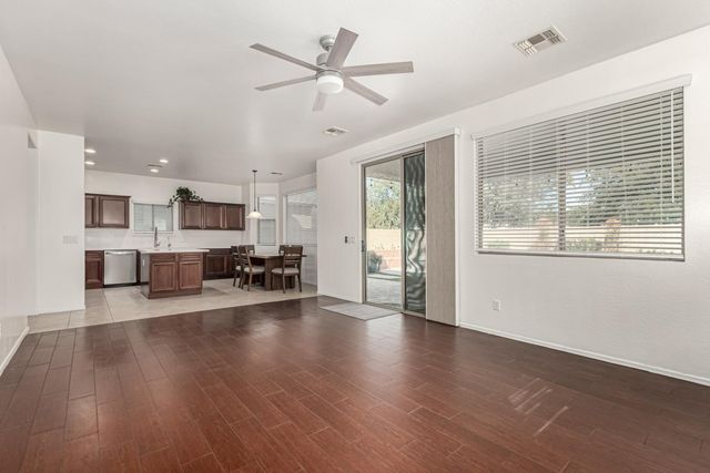 390 W Wisteria Place, Chandler, AZ 85248