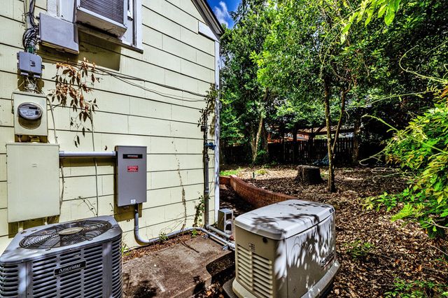 1505 20th Street, Huntsville, TX 77340