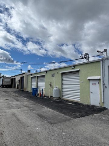 2408 N DIXIE Highway 2408, Wilton Manors, FL 33305