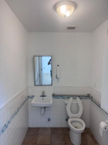2408 N DIXIE Highway 2408, Wilton Manors, FL 33305
