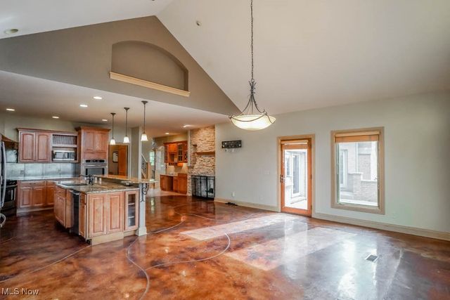 2942 Torrey Pines Circle NW, Canton, OH 44708