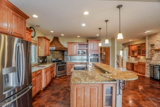 2942 Torrey Pines Circle NW, Canton, OH 44708