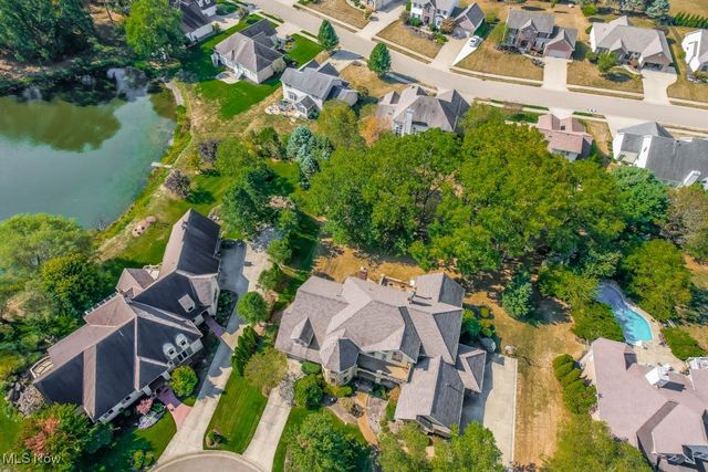 2942 Torrey Pines Circle NW, Canton, OH 44708