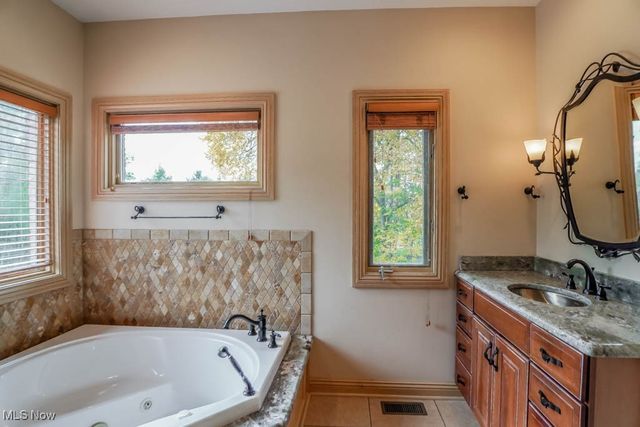 2942 Torrey Pines Circle NW, Canton, OH 44708