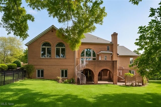 2942 Torrey Pines Circle NW, Canton, OH 44708