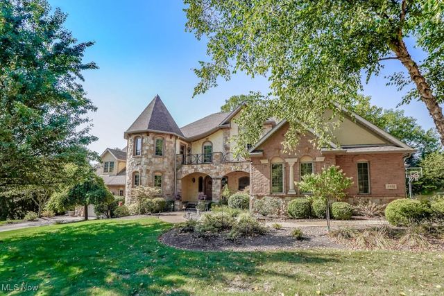 2942 Torrey Pines Circle NW, Canton, OH 44708