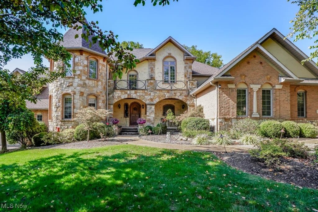 2942 Torrey Pines Circle NW, Canton, OH 44708