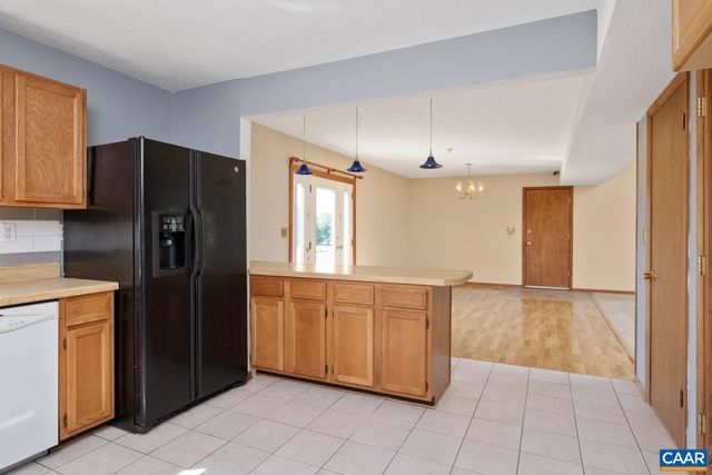 634 AUGUSTA FARMS RD, Waynesboro, VA 22980