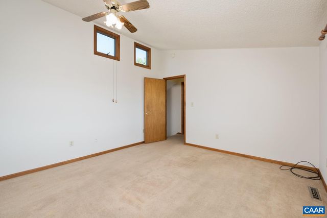 634 AUGUSTA FARMS RD, Waynesboro, VA 22980