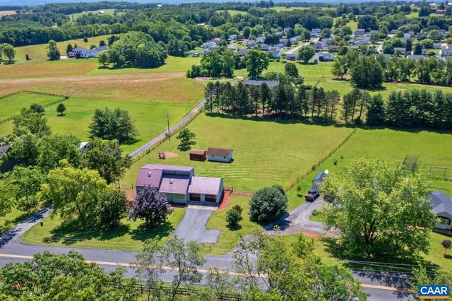 634 AUGUSTA FARMS RD, Waynesboro, VA 22980