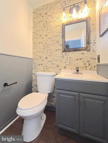 23 CHAPEL CIR, Sicklerville, NJ 08081