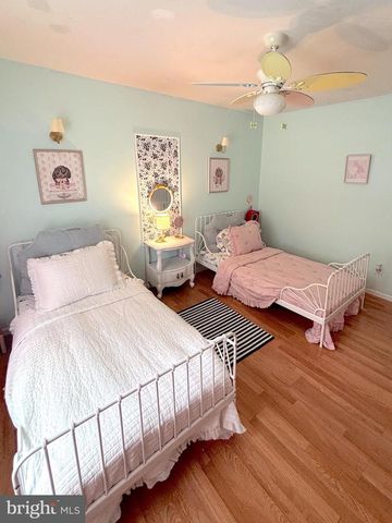 23 CHAPEL CIR, Sicklerville, NJ 08081