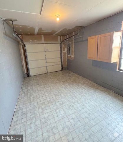 23 CHAPEL CIR, Sicklerville, NJ 08081