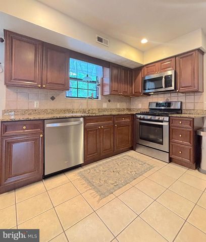 23 CHAPEL CIR, Sicklerville, NJ 08081
