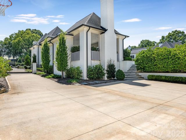 2422 Ferncliff Road, Charlotte, NC 28211