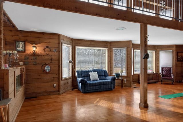 313 Big Rock Rd, Smithville, TN 37166