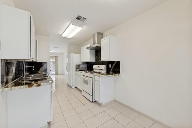 13100 Billiem DR, Austin, TX 78727