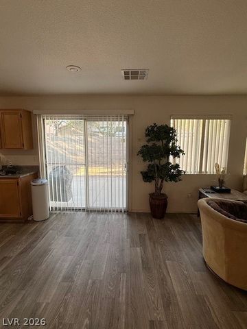 10004 Long Cattle Avenue, Las Vegas, NV 89117