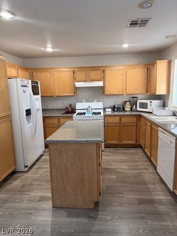 10004 Long Cattle Avenue, Las Vegas, NV 89117