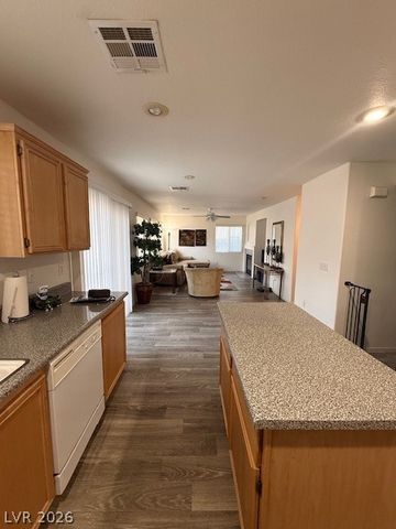 10004 Long Cattle Avenue, Las Vegas, NV 89117