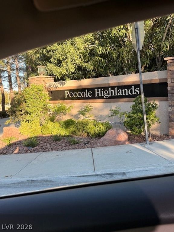 10004 Long Cattle Avenue, Las Vegas, NV 89117