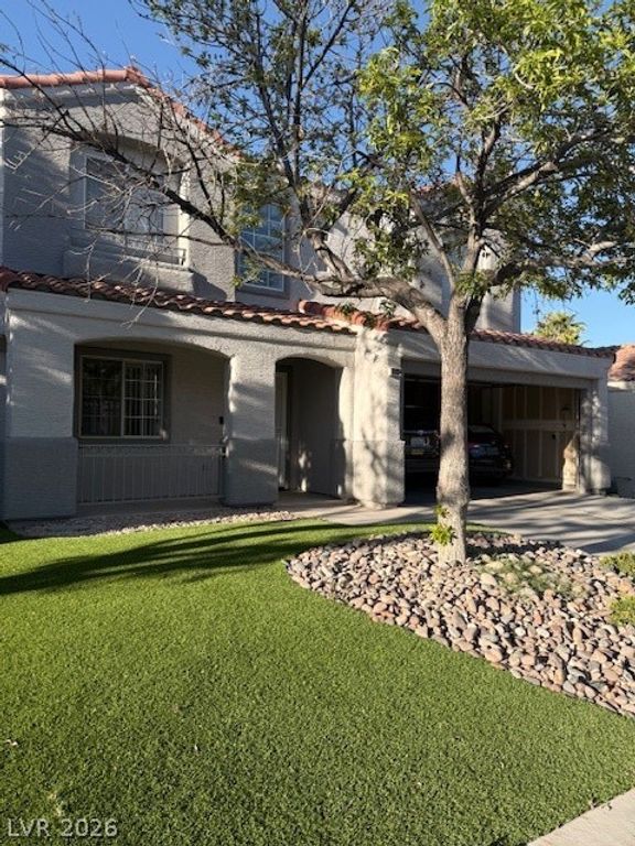 Image 2 of property listing at 10004 Long Cattle Avenue, Las Vegas, NV 89117