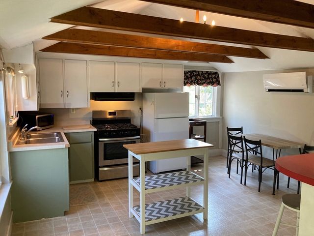 720 Main St, Bolton, MA 01740