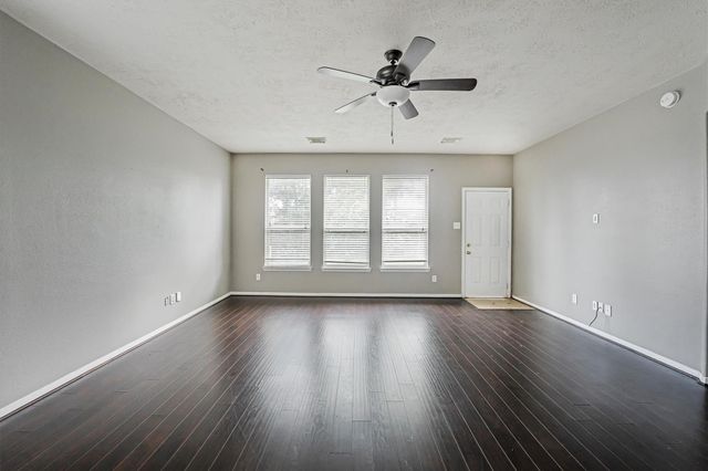 11007 Northam Drive, Tomball, TX 77375