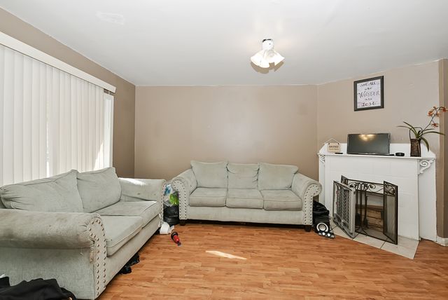 6706 S Parnell Avenue, Chicago, IL 60621