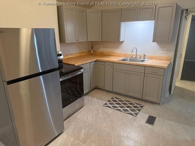 177 East Point Drive, Charleston, WV 25311